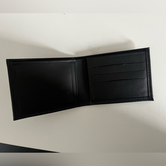 Bi-Fold Black Leather Wallet - Picture 2 of 3